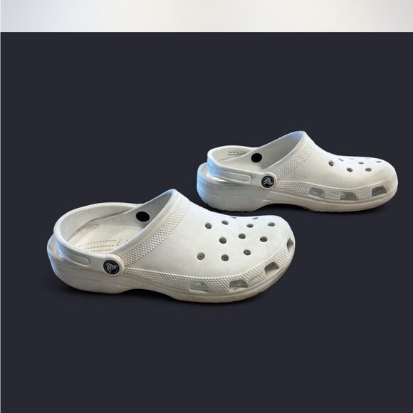 CROCS Shoes - Classic CROCS, White, Women’s size 9/Men’s size 7